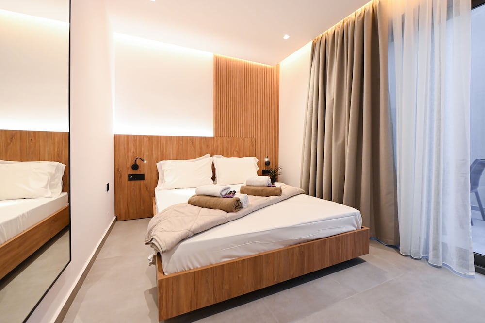 MGK Luxury Suites With a Private Pool Ligaria