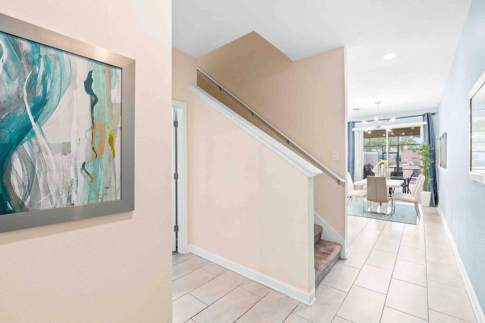 Super Dope- FUN Electric Home W Pool Amenities