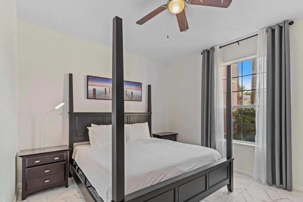 Vista Cay Swanky