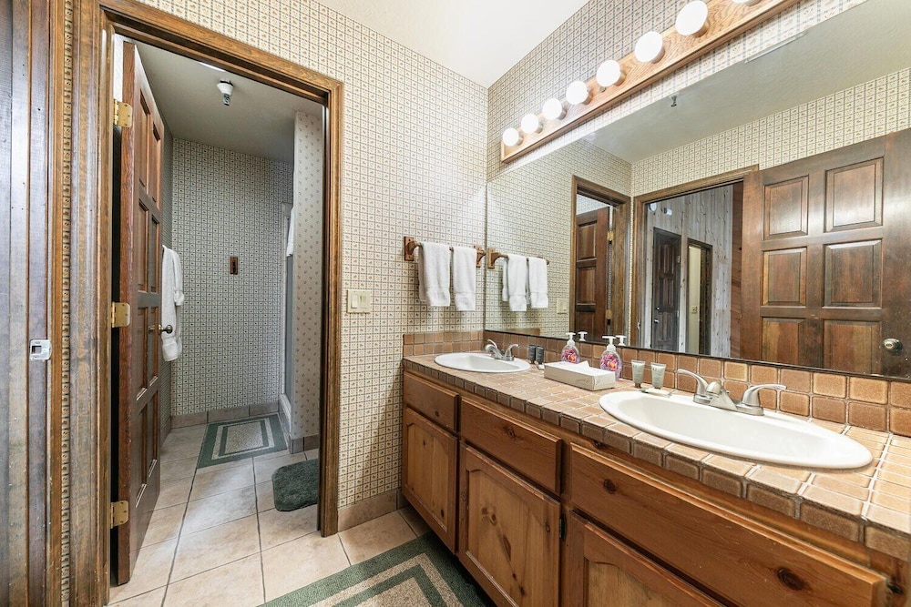 254 Bldg D 2 Bedroom Townhouse