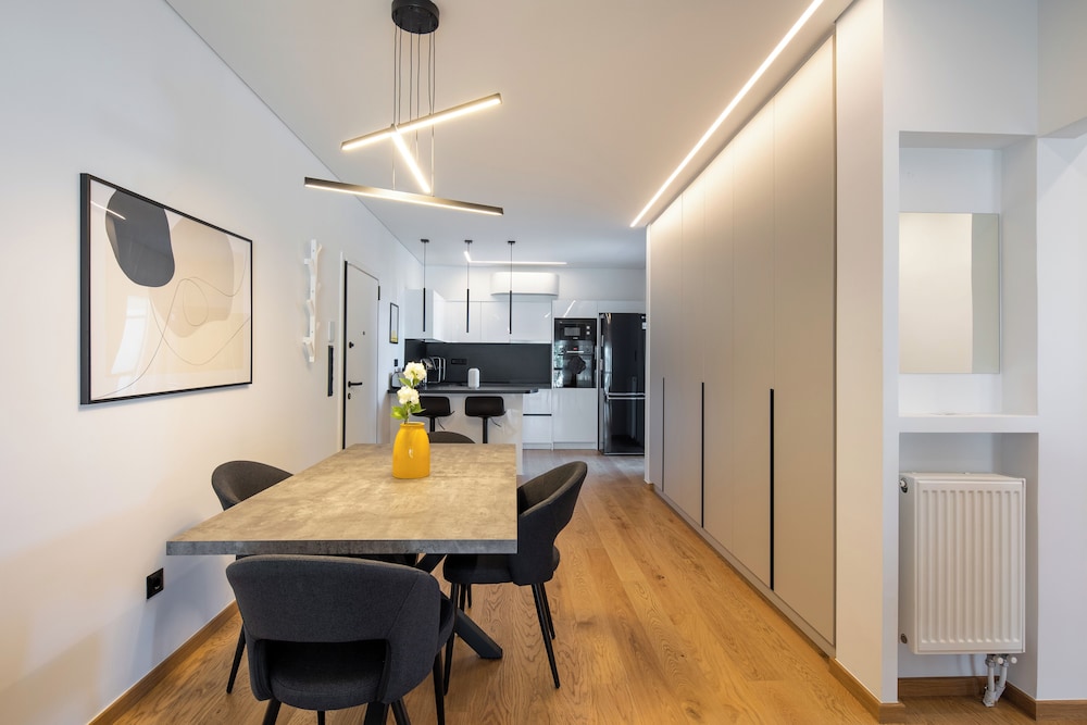 Bloom 2-Bedroom Apartment in Athens
