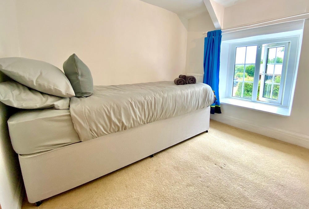 Charming Cottage for 5 Near Dartmoor, Beach, Pub view 3