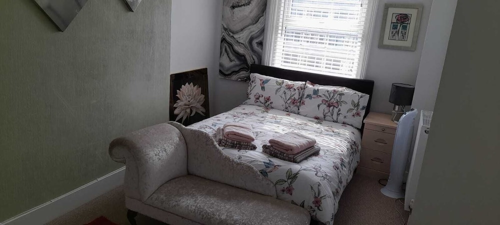 Beautiful Parkview Apartment in Seaside Eastbourne view 4