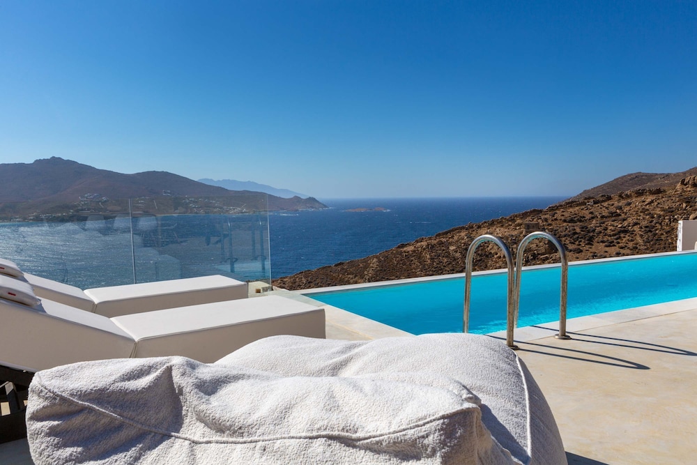 Amaze Mykonos Luxury Seaview Retreat