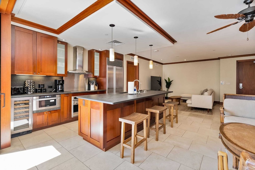 Beachfront Condo at Beach Villas at Ko Olina Hale Hoaloha by Avantstay