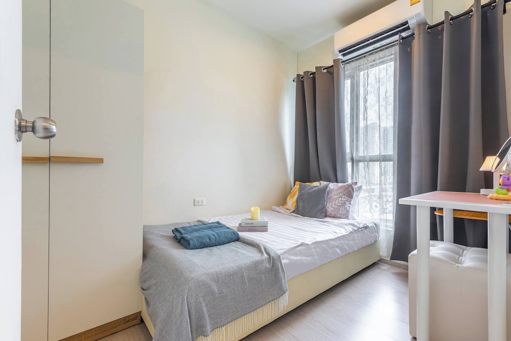 2BR 7 Mins Walk to BTS Bill Included