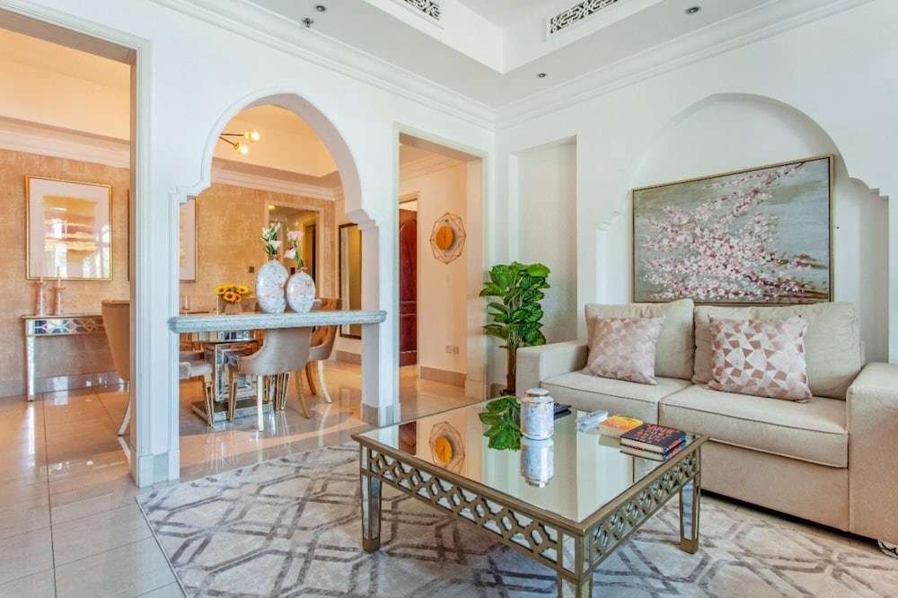 Traditional Meets Modern in Downtown