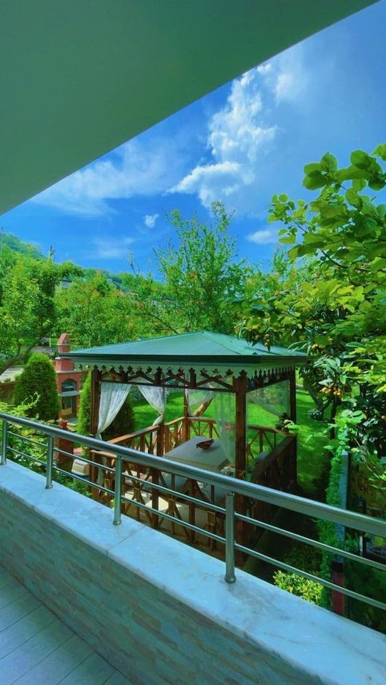 Garden House Villa