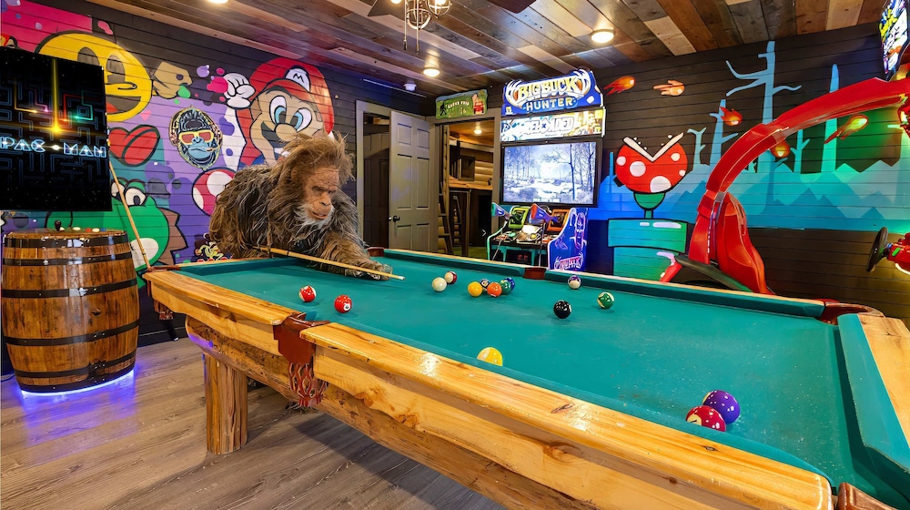Bigfoot Bunkhouse Pool Views Theater Arcade Firepit Book Now