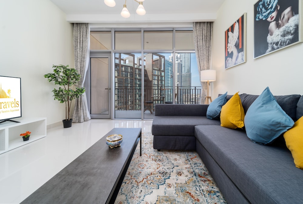 Lux BnB BLVD Central