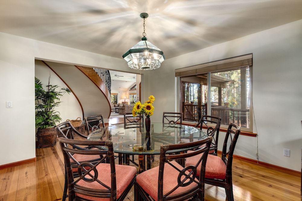Silver Rock Lodge 5 Bedroom Home