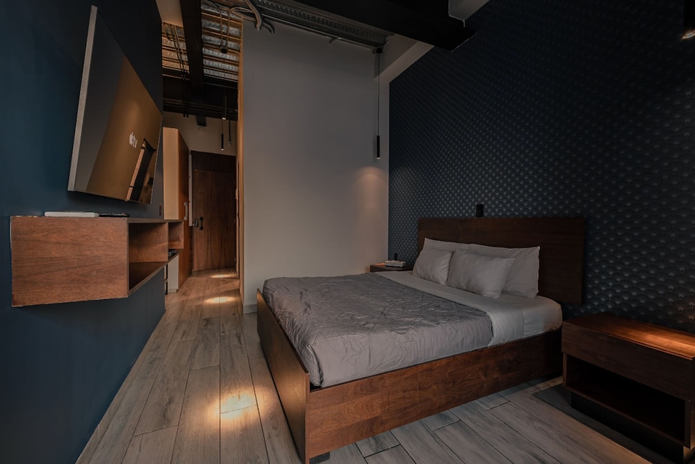 The Skyline Loft Modern Comfort With Stunning City Views — Mexico City