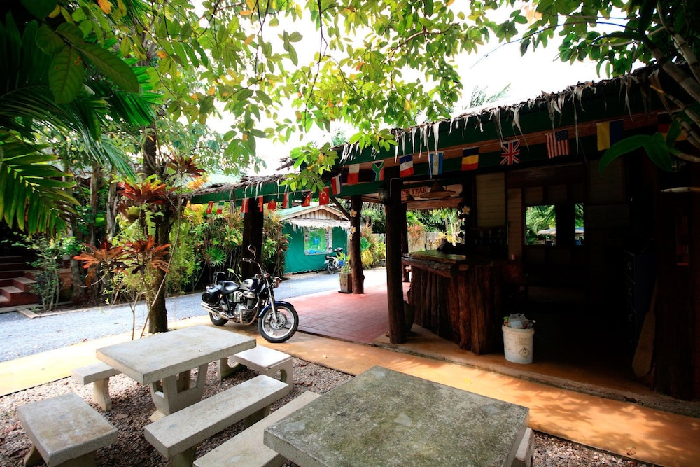 Baan Po Ngam Resort