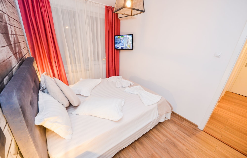 Belvedere Apartment - Victoria Avenue view 5