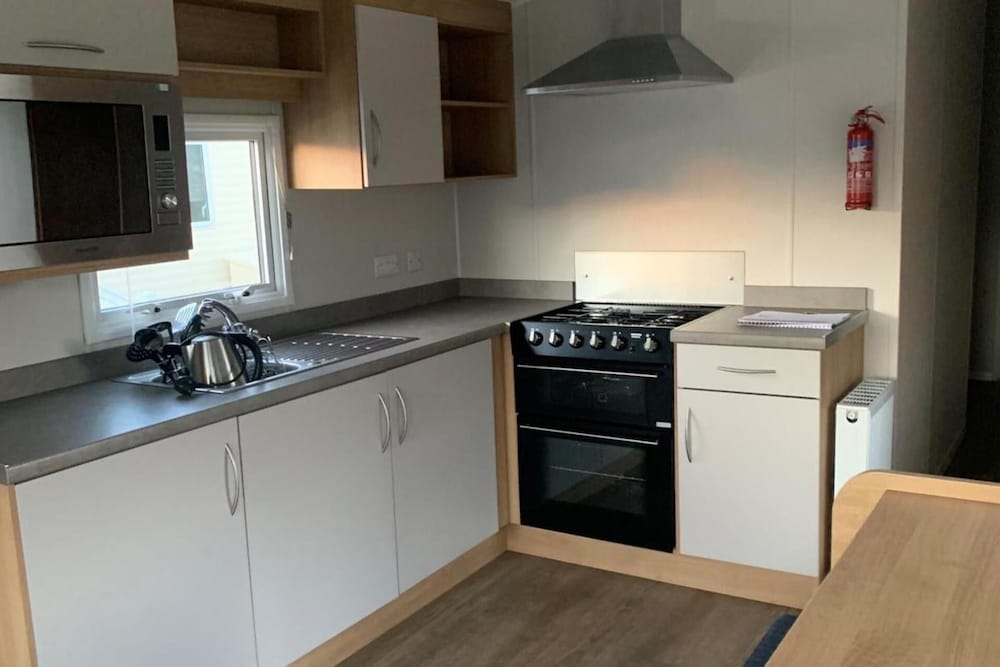 3 Bed Cabin - Sleeps 8 - Wifi, Free Parking, Pets