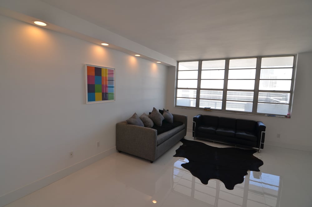 Riviera Luxury Living at the Decoplage