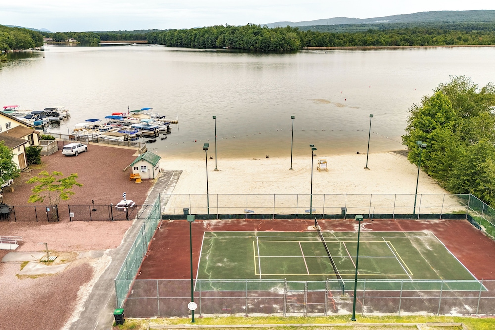 Dock & Hot Tub: Scenic Beech Mountain Lakes Gem!