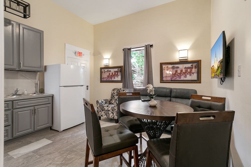 Breathtaking Condos Near French Quarter view 5