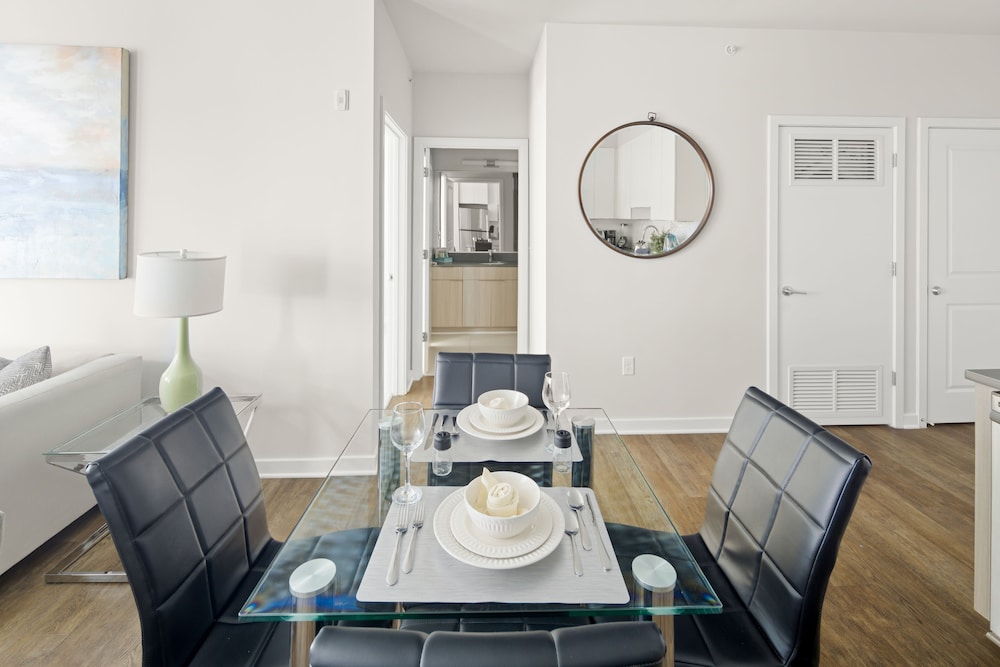 Global Luxury Suites at Reston - Property Image 29