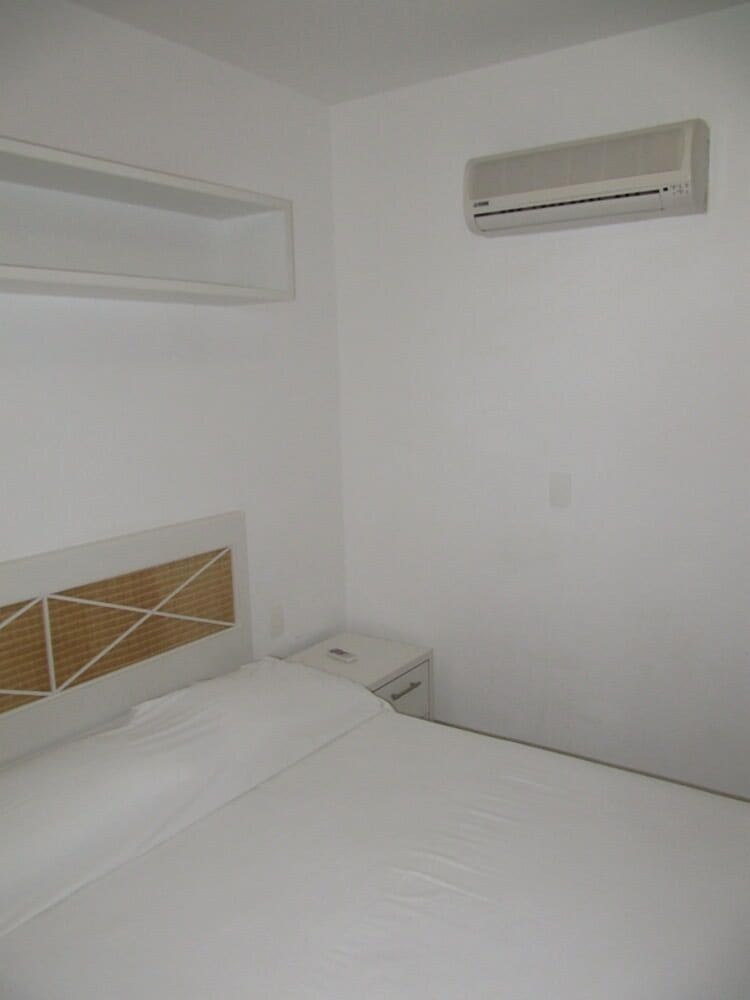 Picasso Flat