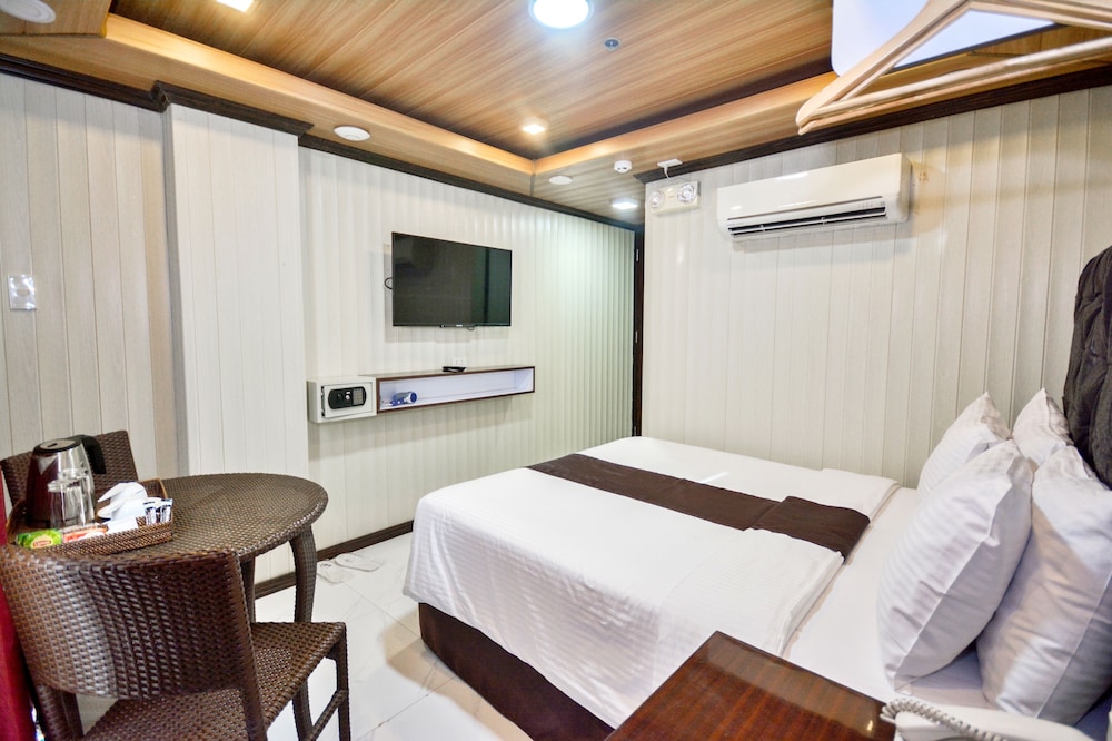 Diamond Water Edge Resort