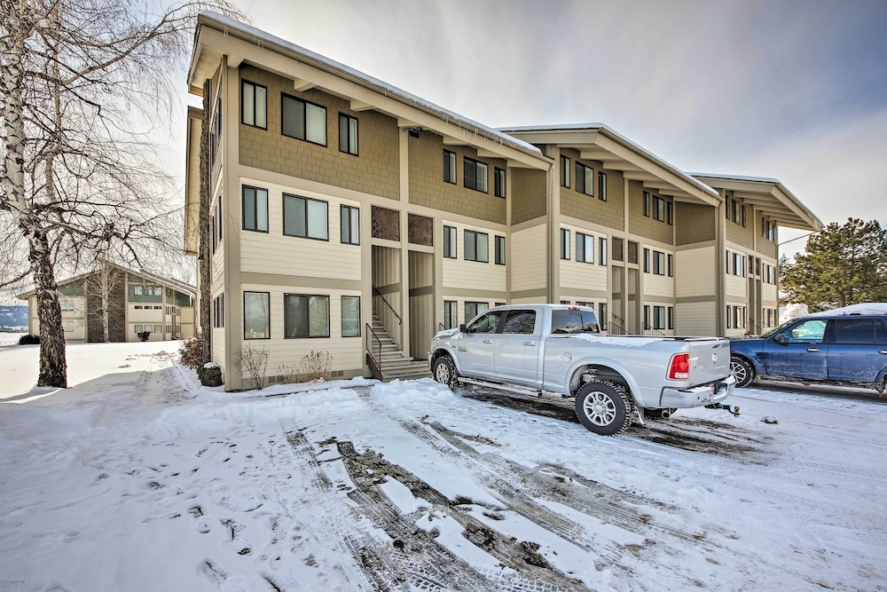 Sandpoint Vacations - Lake Pend Oreille Condo w/ Porch  Mountain View! - Property Image 2