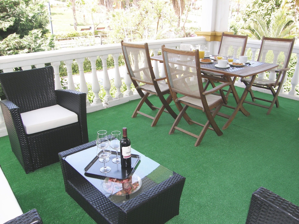 Hotel Apartamento Dama de Noche Marbella - Image 1