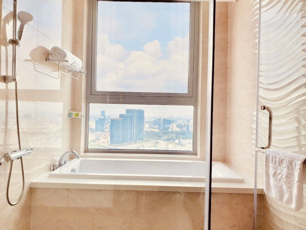 Somi Luxstay LP