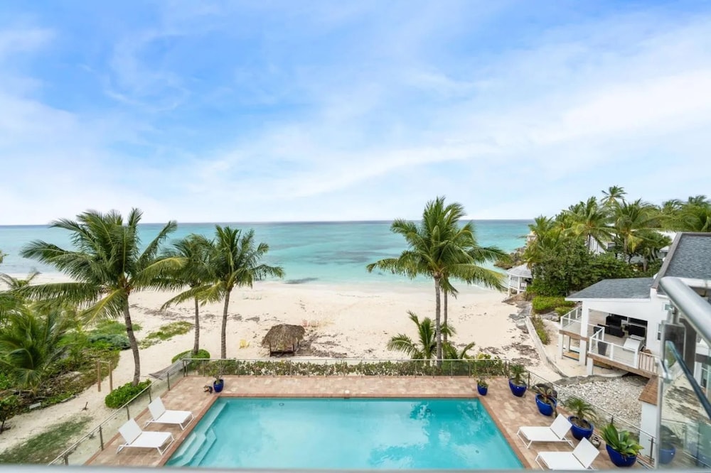 Trinity Villa in New Providence