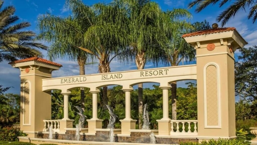 Emerald Magic - 5 Br W/ Private Pool -near Disney 5 Bedroom Villa