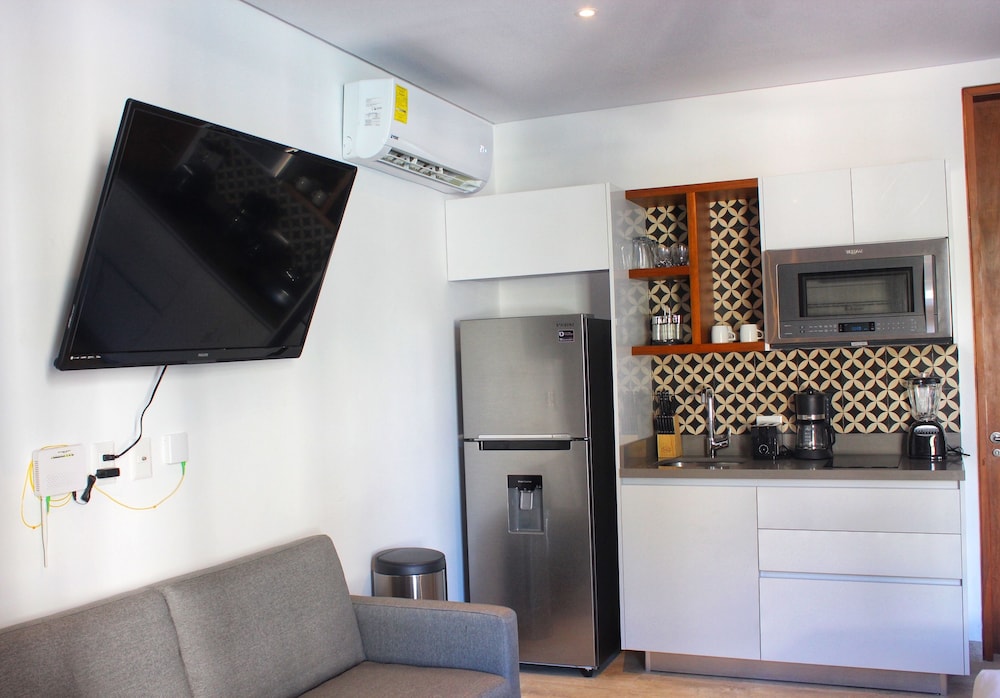 Central Park E102H - Property Image 3