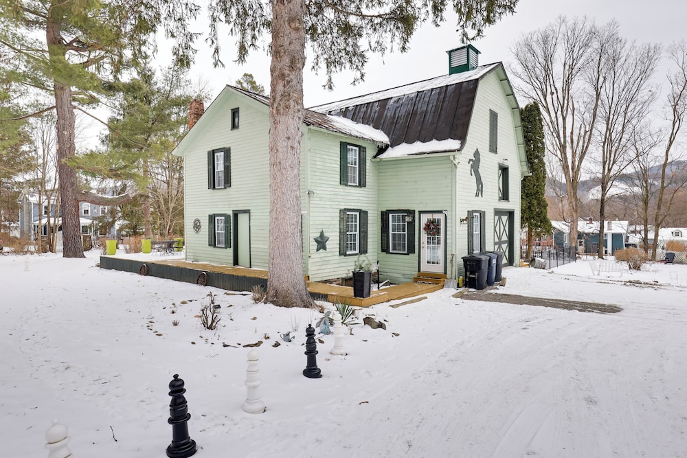 Near Keuka Lake: Walkable Paradise!