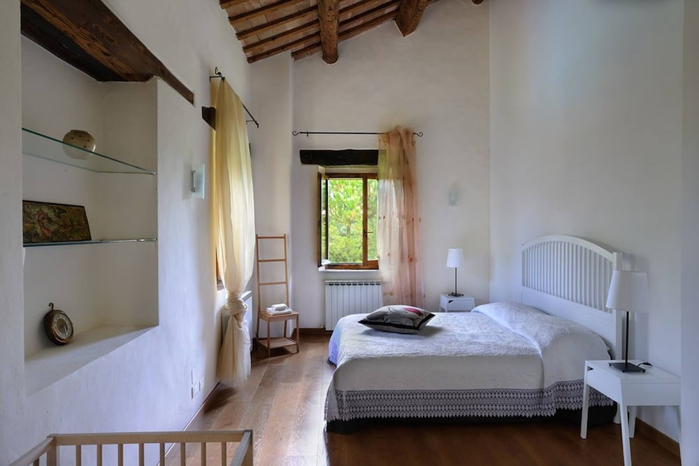 Luce tra i Faggi 8 by Marche Holiday Villas
