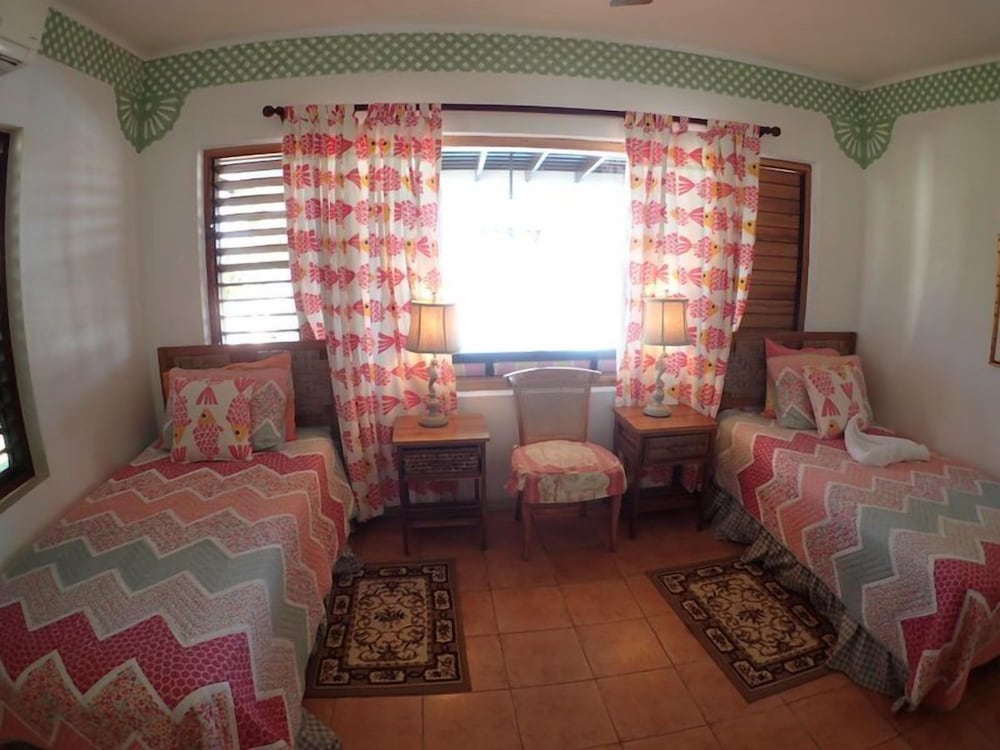 Tumac Villa, 4BR by Jamaican Treasures