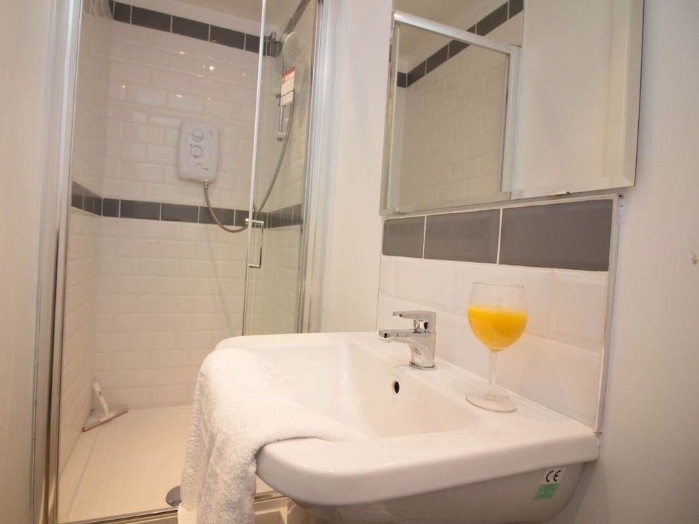 Beddoe Apartments
