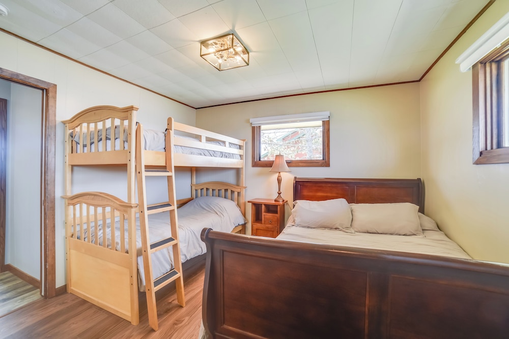 BBQ Ready: Lakefront Retreat in Watertown