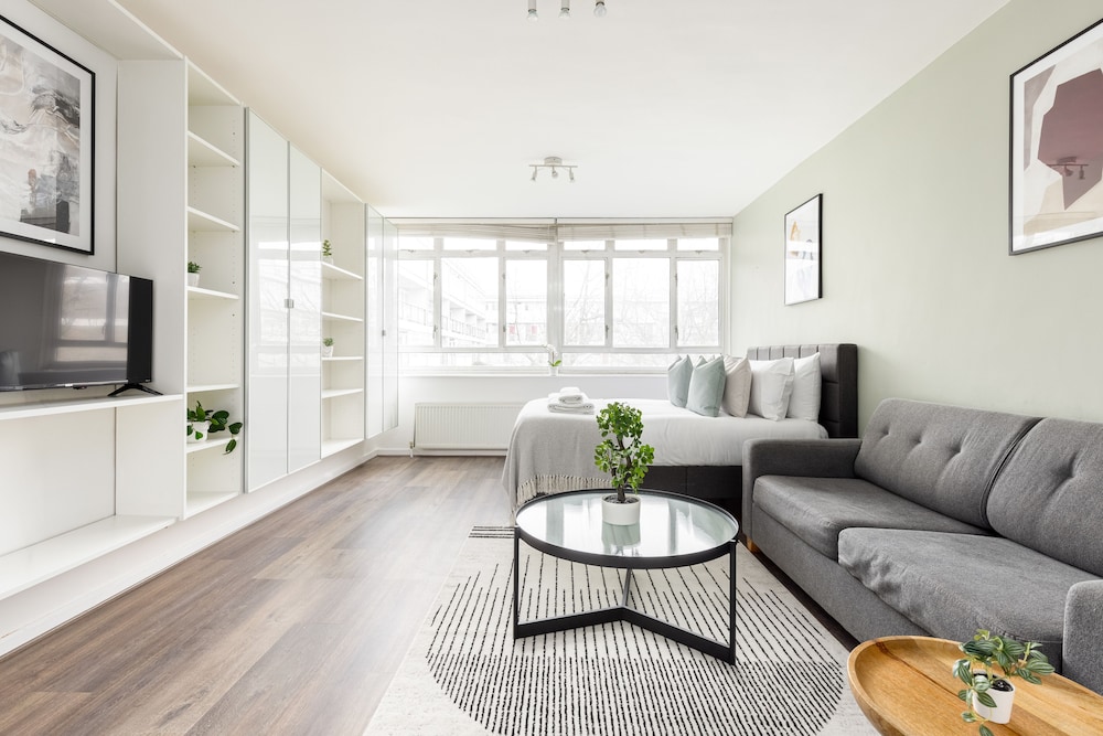 The Pimlico Collection