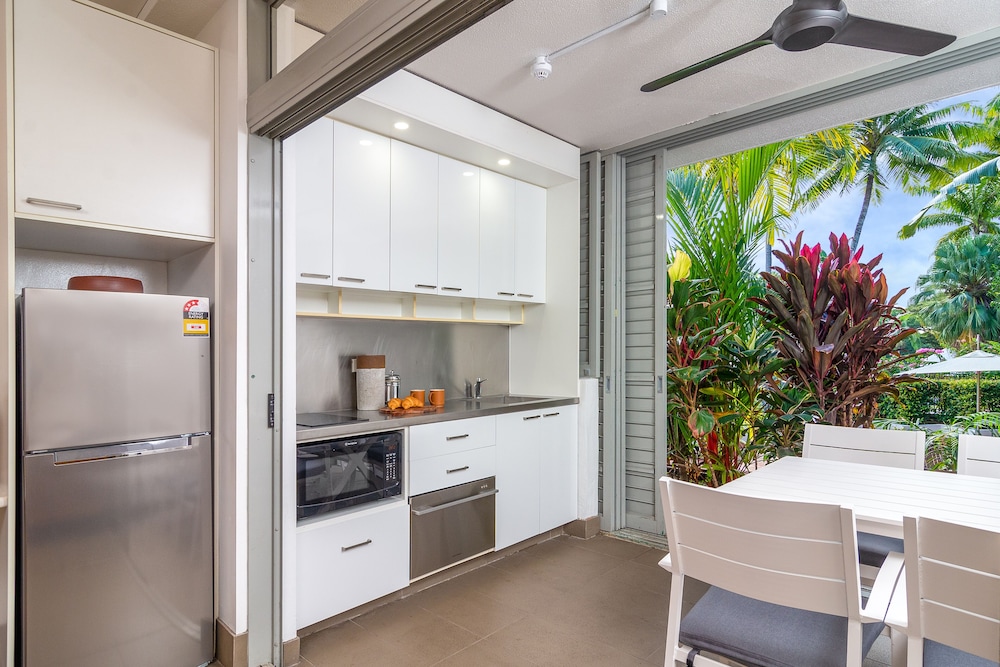 Seascape Holidays - Club Tropical Apts