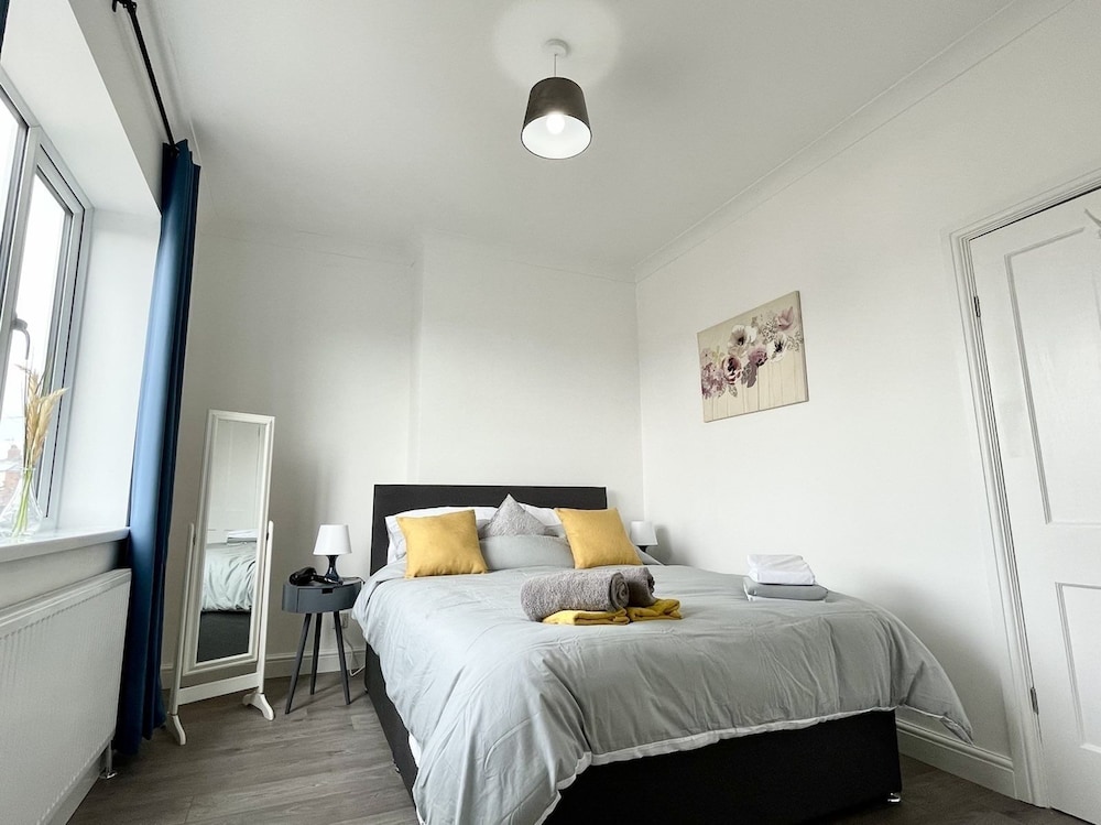 Worksop Newly Refurbished 3-bedroom House view 4