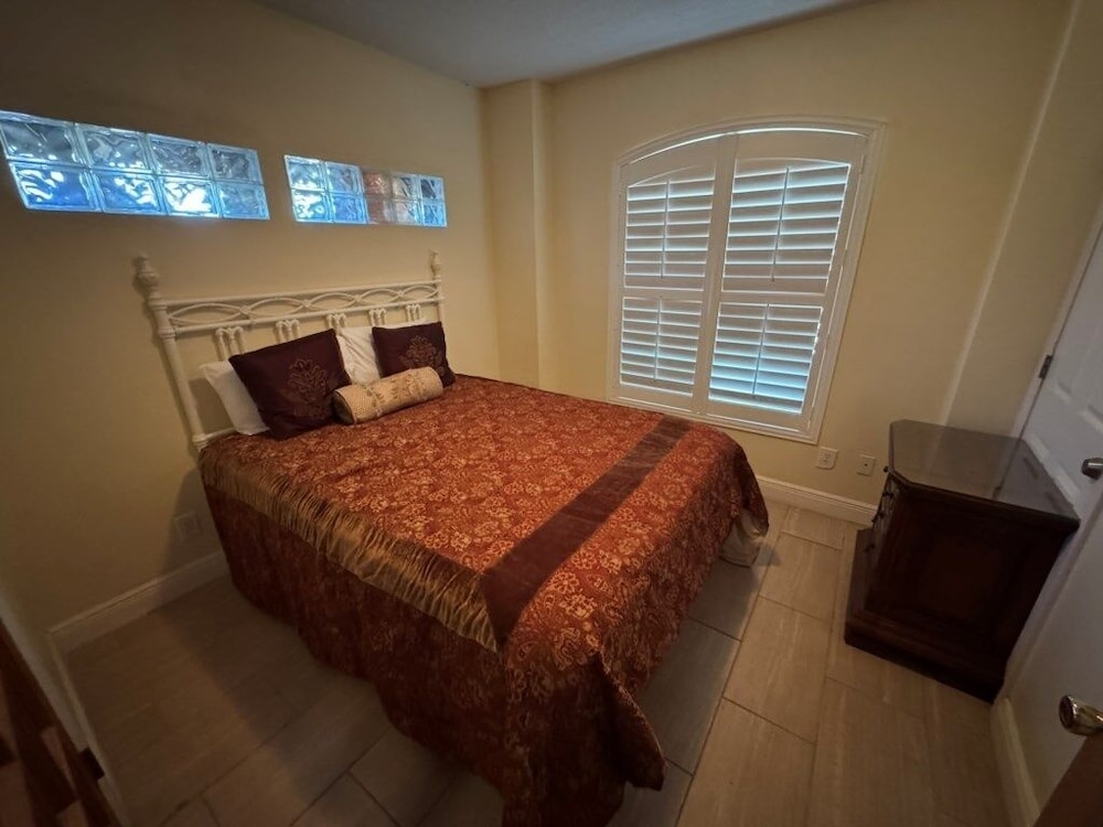 Southern Comfort 8 Bedroom Home