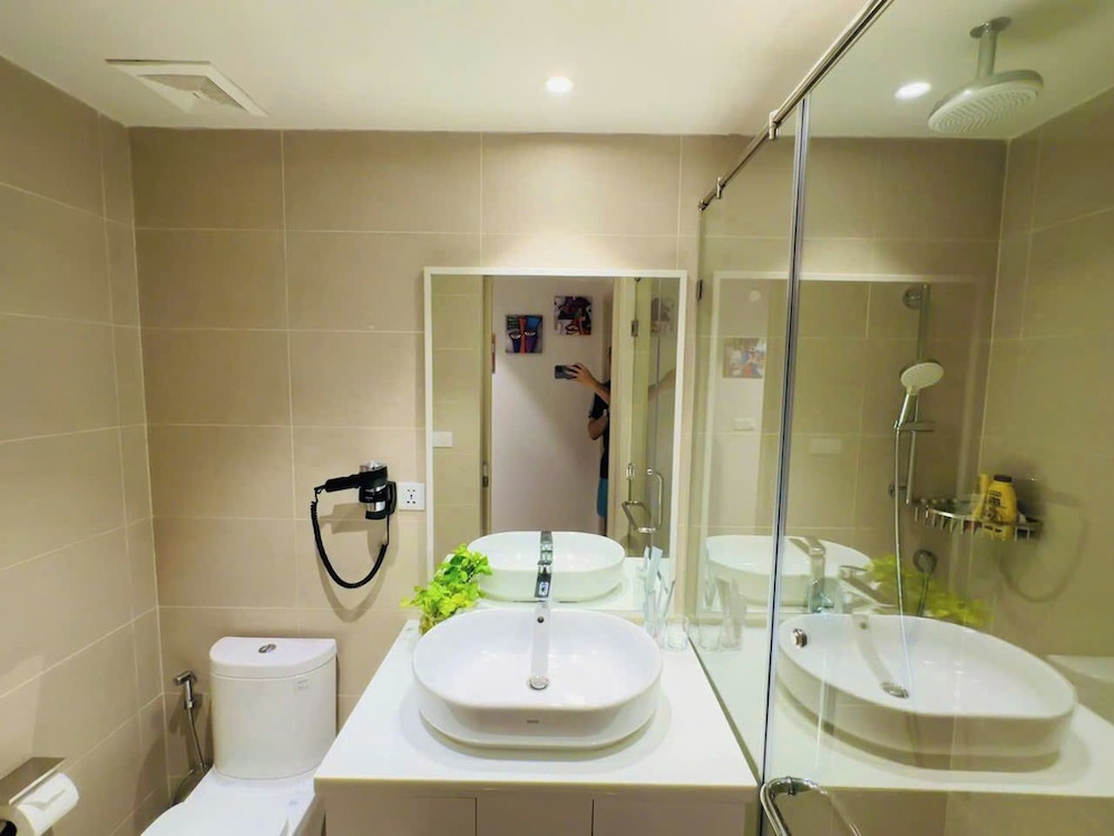 Gold Coast Balcony Serviced Apartment