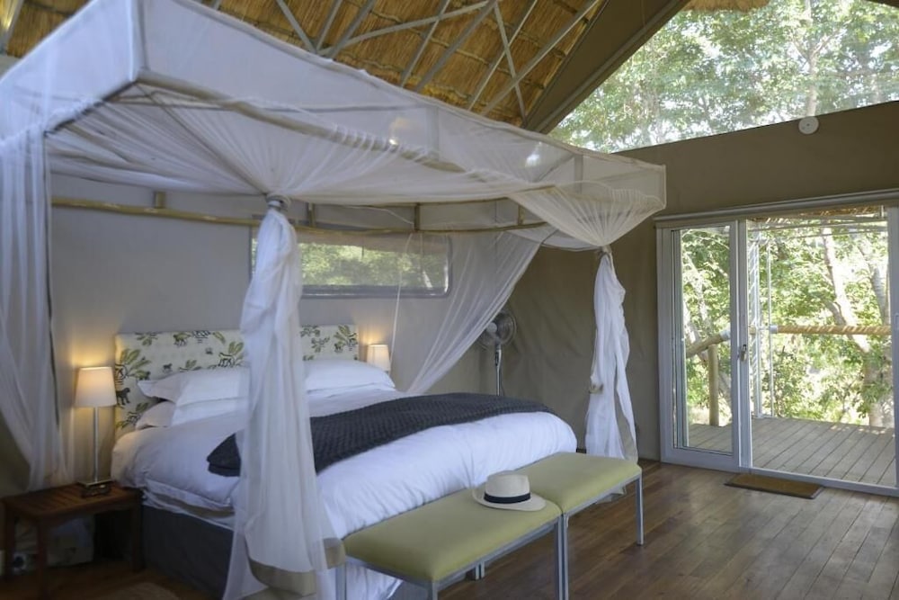 Elephant's Eye, Hwange
