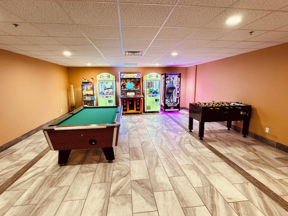 Red Rock Hotel & Suites