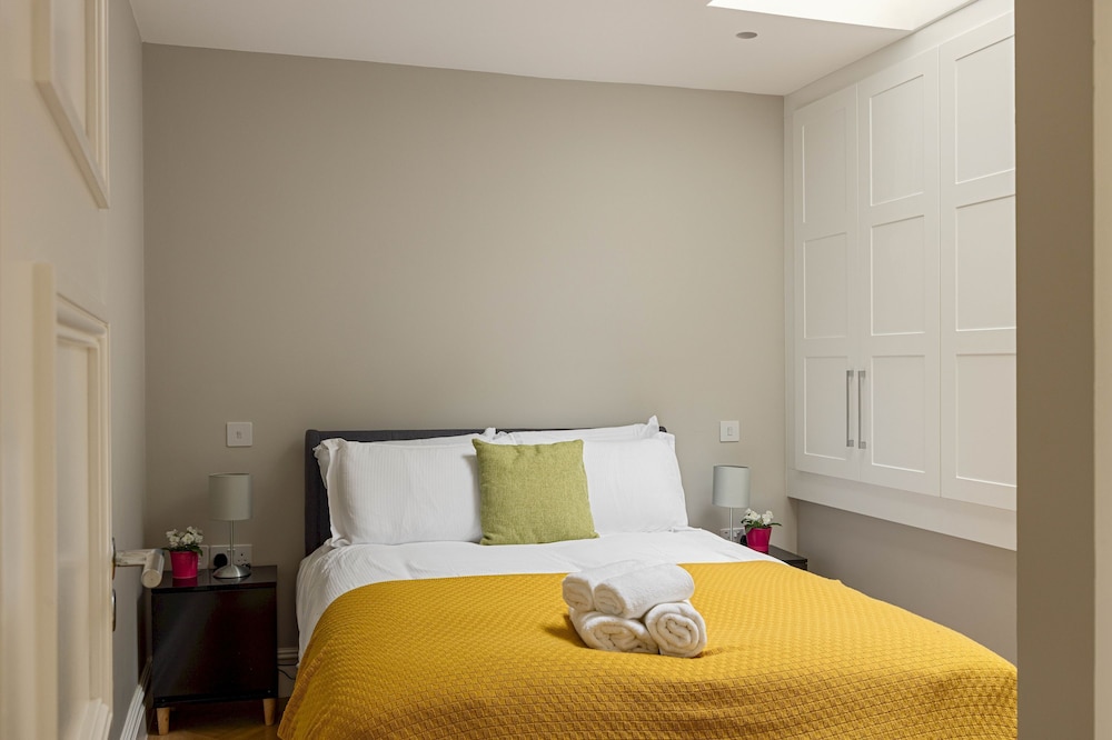 3-bdr Stunning LUX Villa Parking Central London