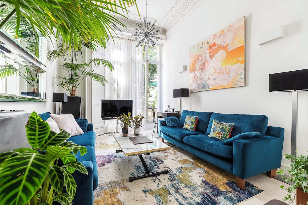 Classic Victorian Flat With Terrace