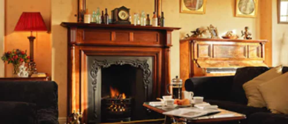 Emlagh House