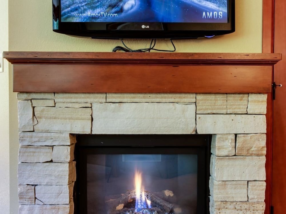 Lake Tahoe Vacations - Resort at Squaw Creek 345 and 347 - Property Image 9
