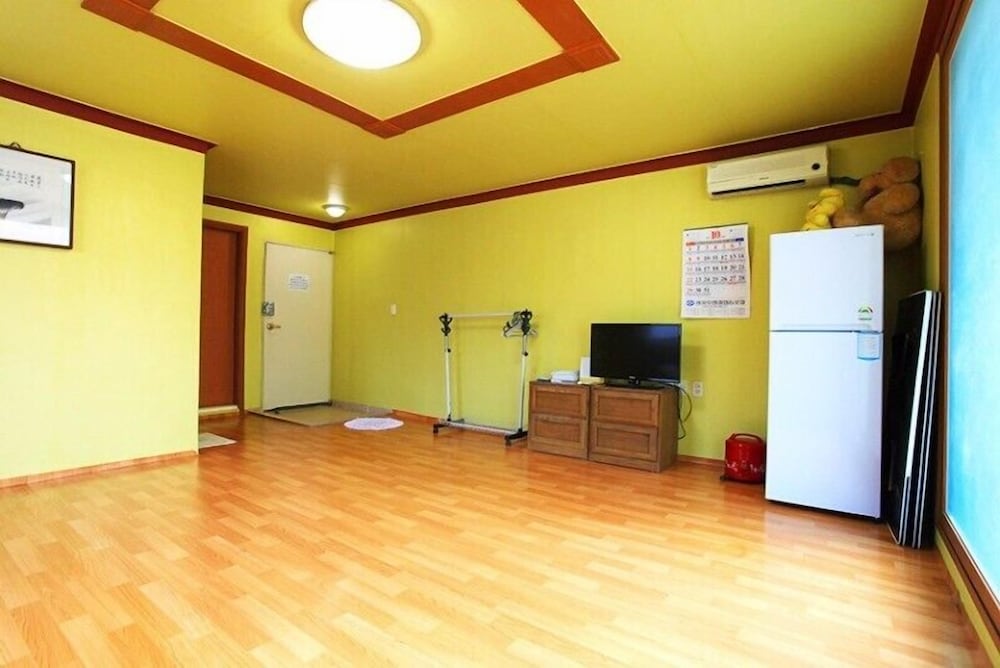 Yeongheungdo Seayard Pension