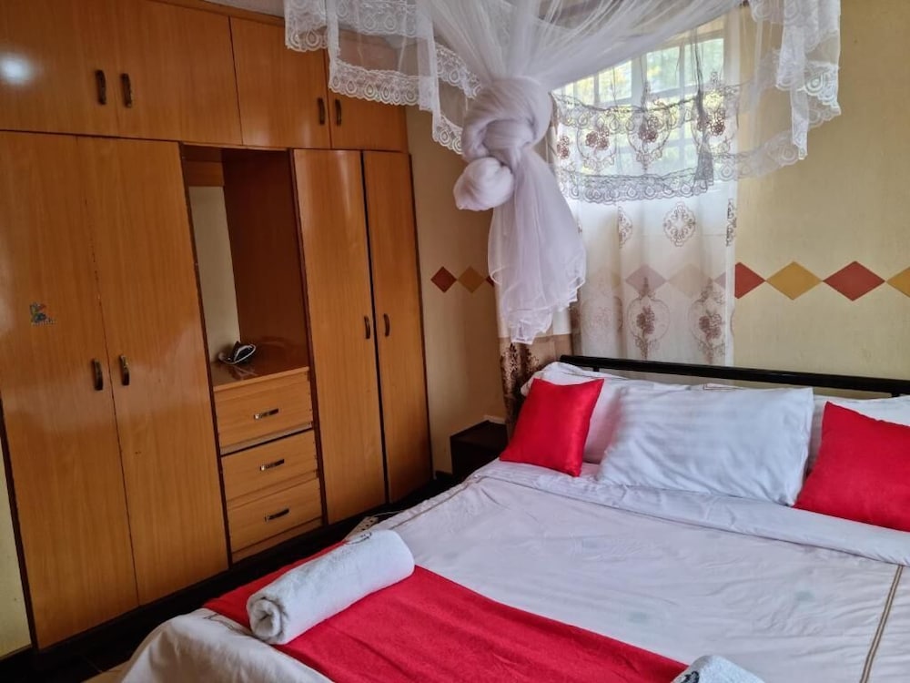 Lux Suites Weavers Haven Guest House