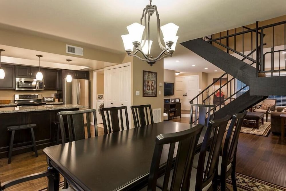 Top Notch By Signature Vacation Rentals